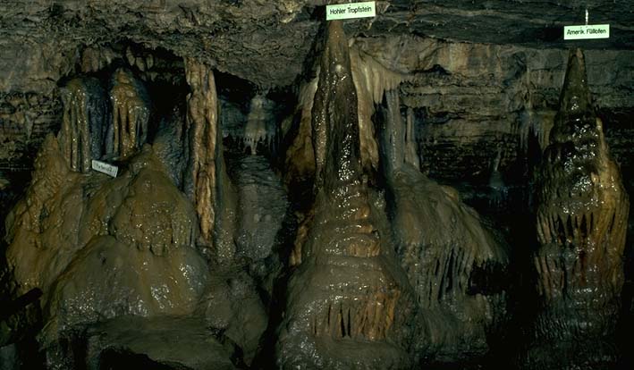 Erdmannshöhle (cave): Fürstengruft, Hohler Tropfstein und Amerikanischer Füllofen